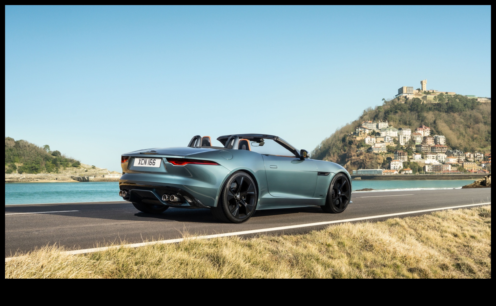 נהיגה בחלומות: מכוניות יוקרה והחתירה לשלמות הרכב