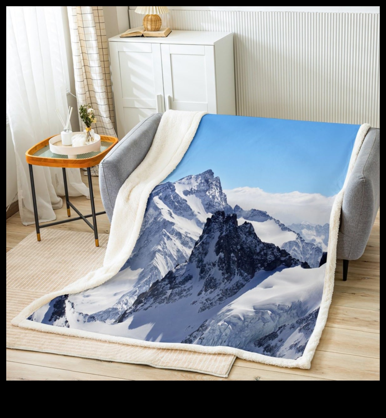 השמיכה הרכה של Snow Nature 4 לחישות חורף: היופי הדומם של ארץ הפלאות המושלגת