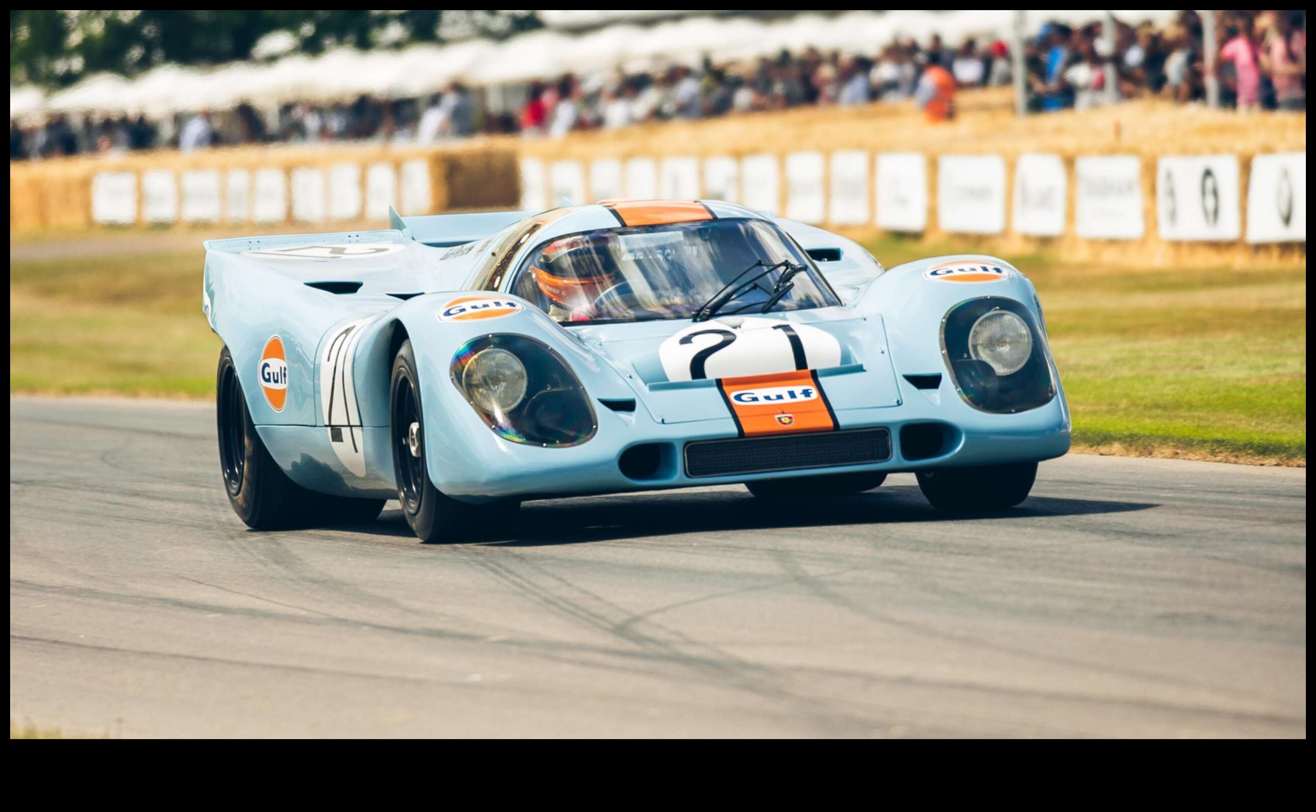 אגדות מירוץ: מכוניות ספורט אייקוניות שהגדירו מחדש את המהירות