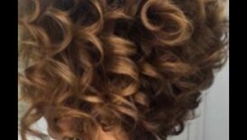 המשך ספירלות שלווה: השגת רוגע וחן עם תסרוקות מתולתלות