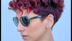 תלתלי פיקסי שובבים: תסרוקות קצרות ומלאות רוח למראה מהנה